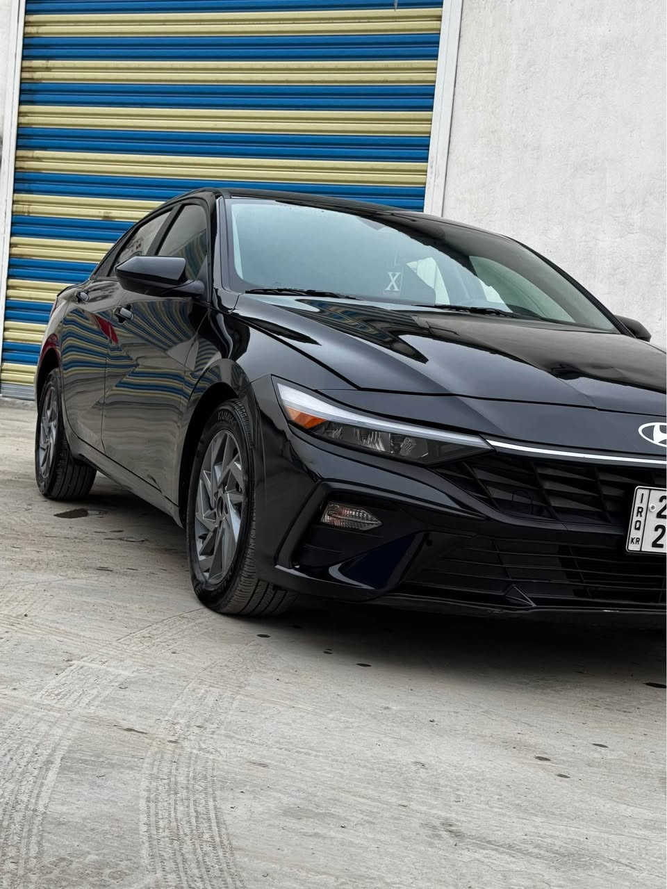 النترا 2025 كلين كلين بدون صبغ 
محرك 2000 دوش 
عداد مشي : 19 الف 
وارد اميركا 

مواصفات 
1_ بصمه 
2_ تشغيل عن بعد 
3_ بصمه ابواب مع ترحيب 
4_ بصمه جنطه 
5_ لد امامي مع عدسات زنون 
6_ نقط عمياء 
7_ رادار امامي خلفي وجانبي 
8_ عدادات الكترونيه 
9_ لد داخلي ابواب ودشبول متغير اللون 
10_ حساسات اوتو ستوب 
11_ كامره خلفيه وكامره رادار 
12_ شاشه اعطال 
13_ فول تحكم ستيرن مع قياده ذاتيه 
14_مود درايف تغير وضعيات القياده عدد 3
15_ مانع انزلاق
16- لد داخلي 

مرقم اربيل كامل تحويل مباشر 
السياره بدون صبغ ومكفوله فقط pdr الجاملغ الخلفي
السعر ١٦٩
*********** بغداد, العراق
