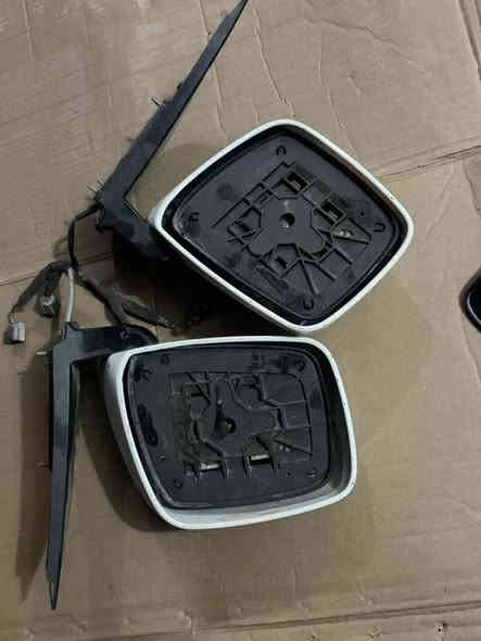 السلام عليكم.زوج مرايات نيسان نافارا 2014 فتح مال سياره نضيفات وشغلات السعر125مكان بصره ماعندي توصيل ***********
