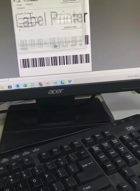 للبيع طابعة ملصقات وبوليصات شحن حرارية من الشركة المعروفة MUNBYN. الطابعة ممتازة جداً ومثالية لأصحاب المتاجر الإلكترونية، البيع أونلاين، والمحلات لطباعة بوليصات الشحن (مثل أرامكس، دي اتش ال، وغيرها)، والباركودات، والأسعار.
✨ مميزات الطابعة:
• تشتغل بلوتوث (Bluetooth): تكدر تطبع مباشرة من تلفونك (آيفون أو أندرويد) أو من الحاسبة بدون دوخة وايرات.
• طباعة حرارية: ما تحتاج حبر نهائياً! يعني ما تصرف عليها قرش، بس خلي ورق واطبع.
• الملحقات كاملة وياها بالكرتون:
• محول الطاقة الأصلي (الواير).
• فلاش ميموري (USB) بيه التعريفات وفيديوهات الشرح.
• التعليمات وباركود (QR) لتحميل برنامج الطباعة فوراً.
💵 السعر:[75](بيها مجال بسيط للشراي)

📞 للتواصل والاستفسار: ***********راسلني خاص
