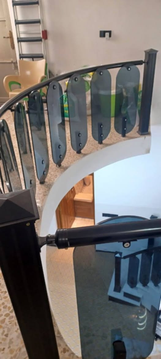 دار للبيع🏠
المساحه 200متر 
برهم (قسط/ونقد)
طابق واحد 
يتكون من/صاله /ومطبخ/وحولي /2غرف نوم صحيات 2
سطح اشتايكر 
البيت كله كاشي 
الدرج مرمر ونارة بيانو 
الصحيات كلهن سيراميك 
المنور سيراميك
الشارع عرضه /9متر 
بصف الطابو مقاطعه 3/10
العنوان /البياع الشرطة الخامسه مدخل منطقة الدوانم 
قرب جامع كرطان الكبير 
للاستفسار الاتصال 
***********. بي واتساب
