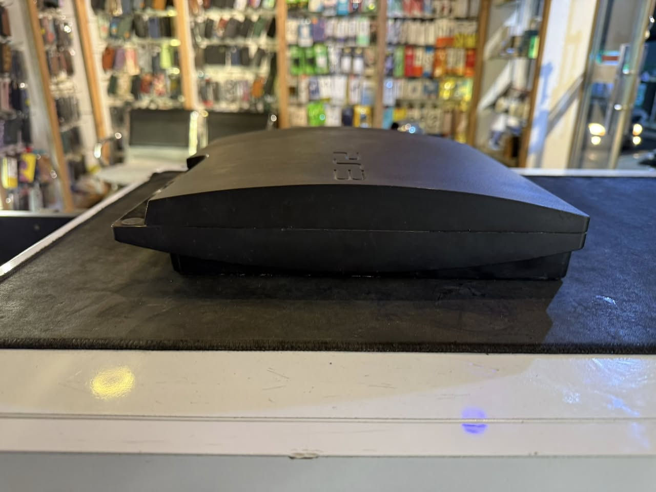 PlayStation 3 slim 
٢ جوستك 
سعر ٨٠ الف فقط 
***********
