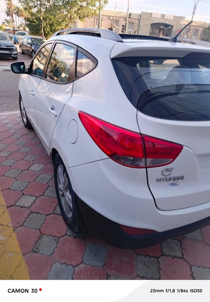 توكسون ٢٠١٢ فول مواصفات رقم سليمانيه شرط التحويل سياره جاهزه من كلشي بدون ضربه بدون صبغ سونرها موجود سياره مكفوله سعرها ١٣٩وبيها شويه مجال عنوان ديالى خانقين *********** خناقين, ديالى
