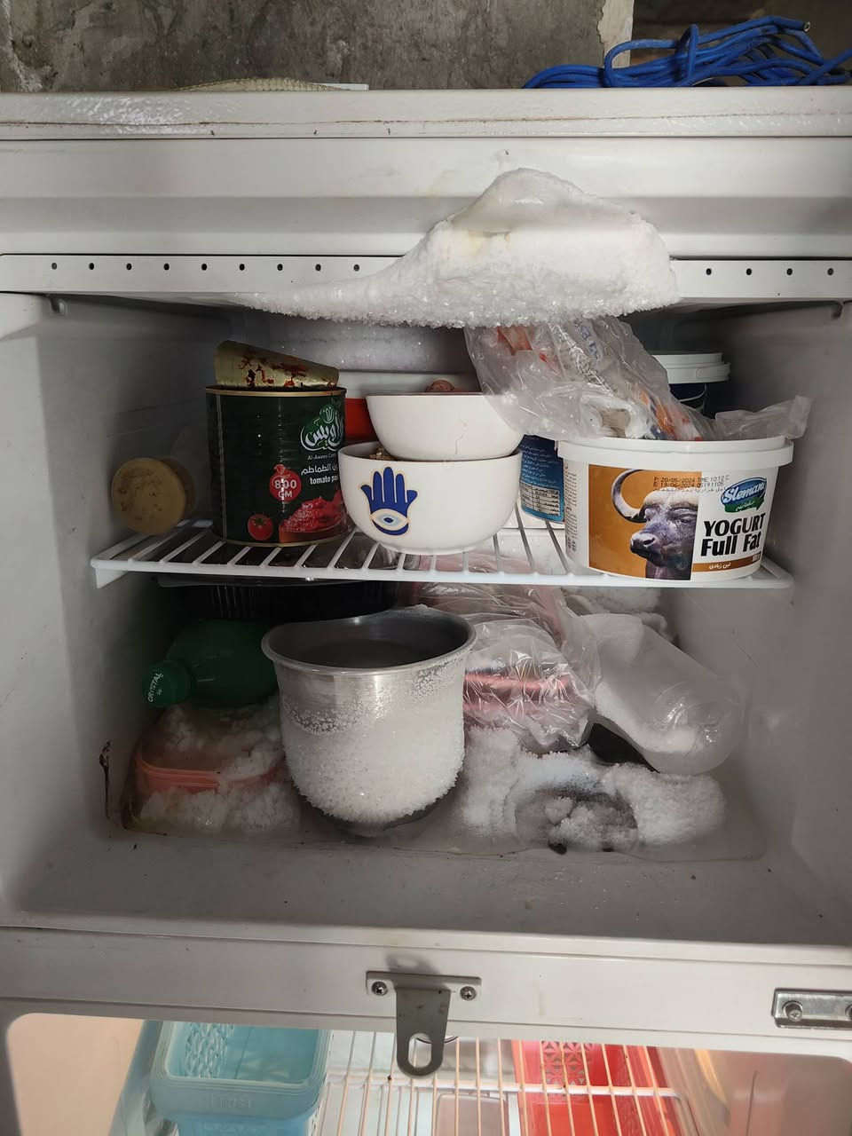 سلام عليكم اخوان ثلاجة للبيع كلش نضيفة سعرهة 300وبيهة مجال
***********واتساب موجود الخاص مفتوح
