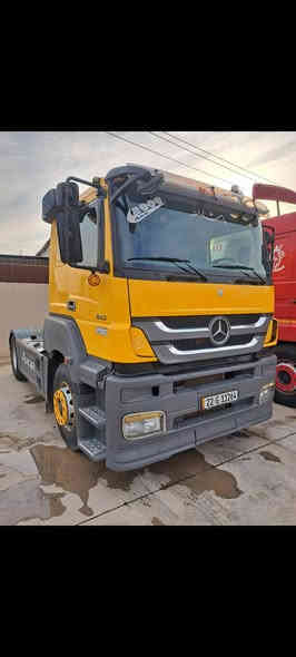 السلام عليكم للبيع بسراس اكسور موديل 2006 حجم 1840 رقم اربيل سنويه جديده لل 31 هزه وفحص جديد مثبتا نساف 3 محاور دبل تاير ثنين وعشرين ونص تركي السعر 145 العنوان موصل جانب الايسر للستفسار اكثر الهاتف ///*********** /// ***********
