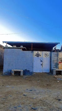 من رخصت الادمن البيت البيع المساحه ١٠٠ متر العنوان الحسينيه مال الرشدي...