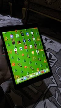 آيباد ٨ • ذاكرة ٣٢ • شاشة اصلية