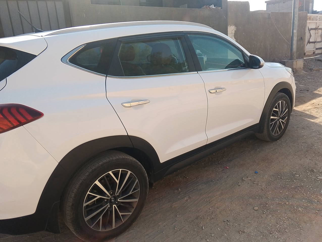 توسان 2020
للبيع
السونار موجود بالمنشور 
***********
***********
