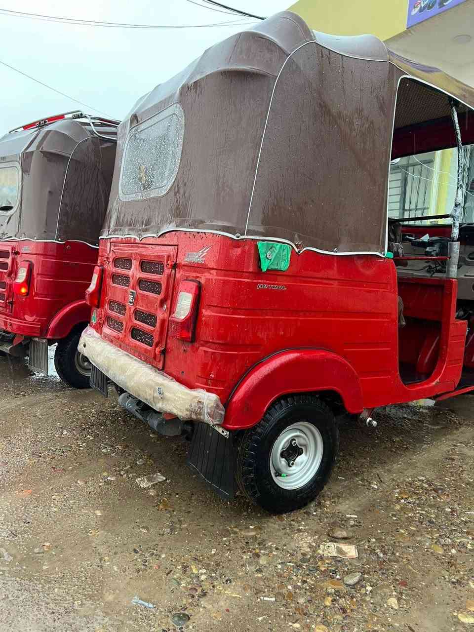 السلام عليكم تكتك لبيع 2019 شهر 12 مضلع التكتك تخبل احله من الصور مكان جسر ديالى  القديم العرفيه *********** التكتك كهلا بلاديه تعالي وكلبها بيداك ولاتكلي شبيه تاعل وكلب بيك خير وتلل
التكتك اورق اصليه اويك لترقيم
