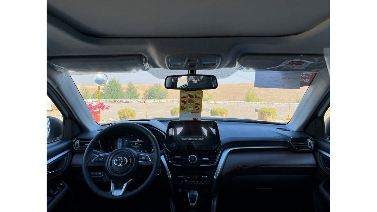 سيارة تويوتا اوربان كروزر زيرو
وكالة موديل ٢٦
فول مواصفات سعرها جداً مناسب
السيارة عليها ضمان وصيانة مجانية وتأمين
للأستفسار ***********
