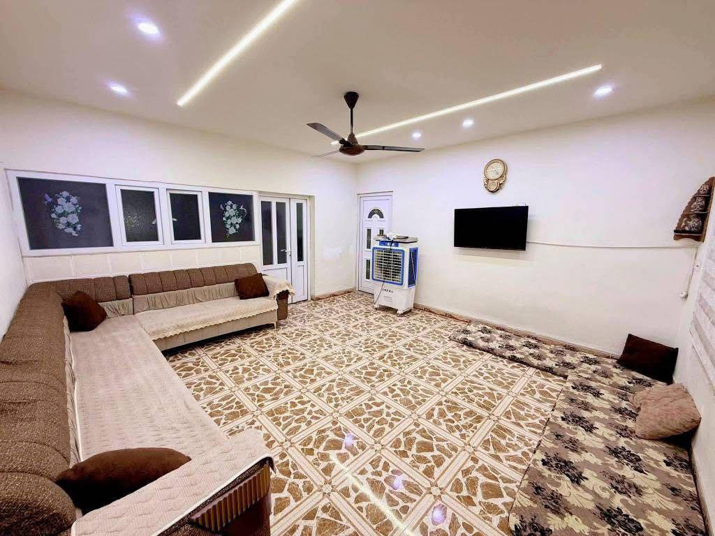 #دار للبيع 🏚️طابق واحد المساحة(280) متر 
♦️طابو صرف 
♦️واجهة (14) 
قرب الدار حديقة بناء نظيف 
ملاحظة :ممكن مراوس ويه دار ١٠٠ مربع او ١٥٠ او ٢٠٠

♦️المحتويات:
(غرفتين نوم هول استقبال مطبخ صحيات داخلية وخارجية كراج سيارة حديقة كبيرة ) 

#العنوان:القادسية الثانية خلف جامع صابر كردي وقرب تقاطع ابوخطاب 
‏السعر مراسلة الصفحة
#￼ للاستفسار أكثر مراجعة عقارات الميزان أو الاتصال الأرقام التالية￼
☎️ ***********
☎️ ***********
#نستقبل جميع عروضاتكم التجاريه وسكنيه
