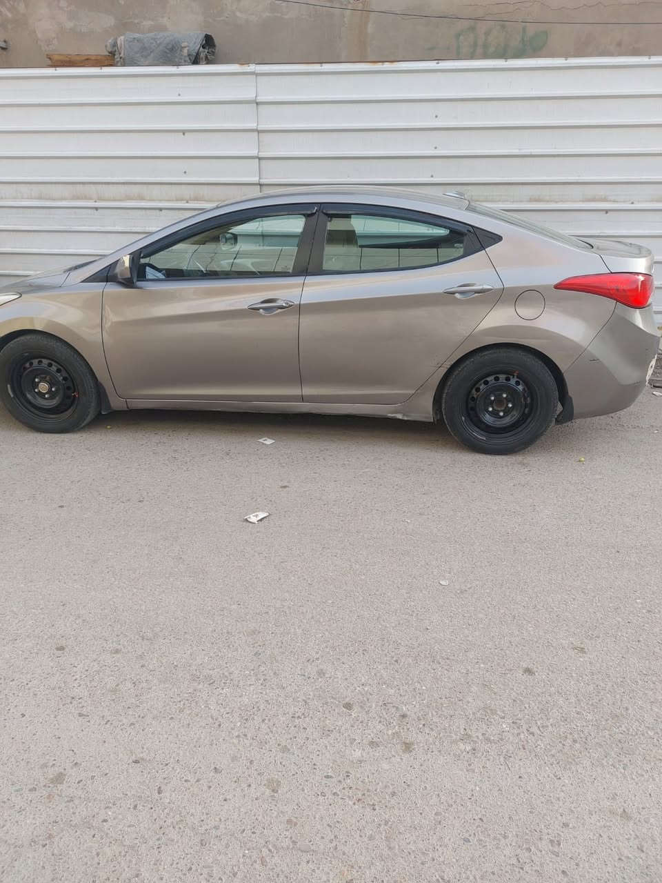 السلام عليكم من رخصة مدير الكروب النترا ١٣امريكي بيه جاملغ امامي بيها طخات  كير محرك كفاله المكان بغداد البلديات ١٠٦بيها مجال رقم الهاتف ***********
