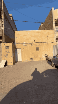 بيت للبيع مساحه ١٤٤ مكان البيت بغداد مدينه الصدر قطاع ١٧ عله شارع ٦٠ ا...