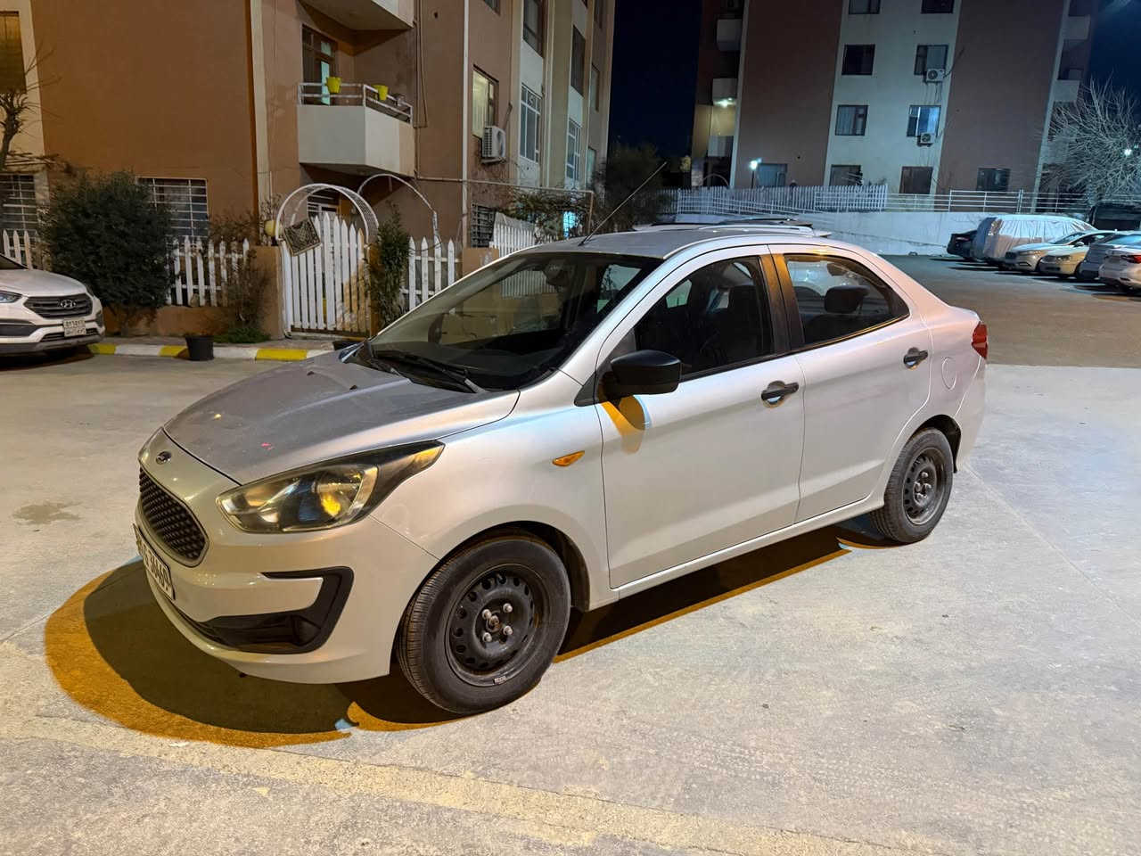 فۆرد فیگۆ ٢٠١٩ بێ بۆیاخ سلڤەر
سەنەوی تازەیەبتا کۆتای ٢٠٢٧
بێ بۆیاخ و بێ ساردە
مەکینەی نەکراوەتەوە بەشەرت
گێری نەکراوەتەوە بە شەری
لەسەر دەقی شەریکە ماوەتەوە
یەک دینار مەسرەفی تیا نیە ماڵی دۆستە
نرخی ٨٩ گەلا و مەعامەلەی برایانە
***********
*********** السليمانية, العراق
