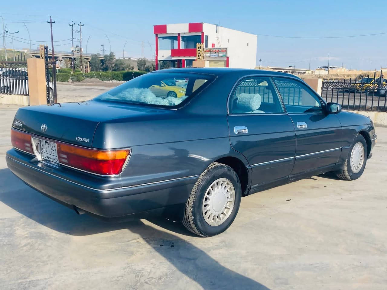 السلا عليكم  مكلف بل نشر
بطة منفصل كير وحرك شرط كير ملكه محرك 3000 موديل 1999 رقم صلاح الدين الماني 
تتفه تبريد شغال سياره مصبوغه عام جماليه بدون حادث باقي التفاصيل اتصل وتددلل ***********
