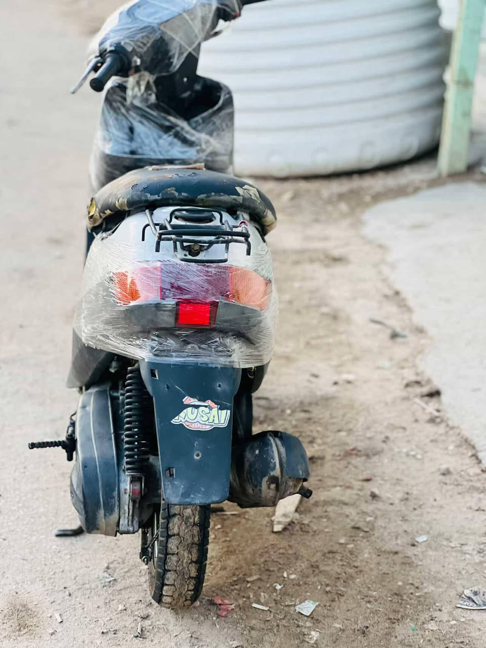 سلام عليكم دراجه بطه للبيع دراجه نضيفه كلش شاصي مكفول صوت بلكير مابيها كفراتها اصليه تايرات نضيفه كهربائيات شغاله اي نقص مابيها قرب مستشفى الكفيل بلعافيه عليه ياخذها مفتوحه مره وحده شلعتها حلوه عايزها بس باتري حته سلف تشتغل كربلاء سعر 375 بيه مجال بصيط شراي الاستفسار *********** واني بخدمتكم
