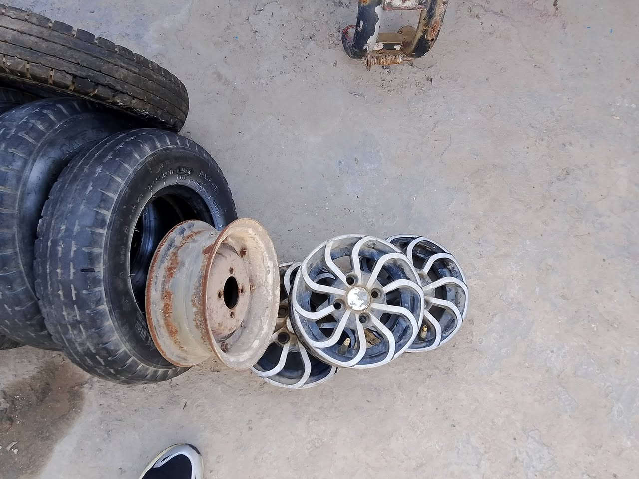 السلام وعليكم تأيرات لبيع نضاف مسجلات ودمام ودرع وياله ويل كب بكان مدينت الصدرالشماعية***********
