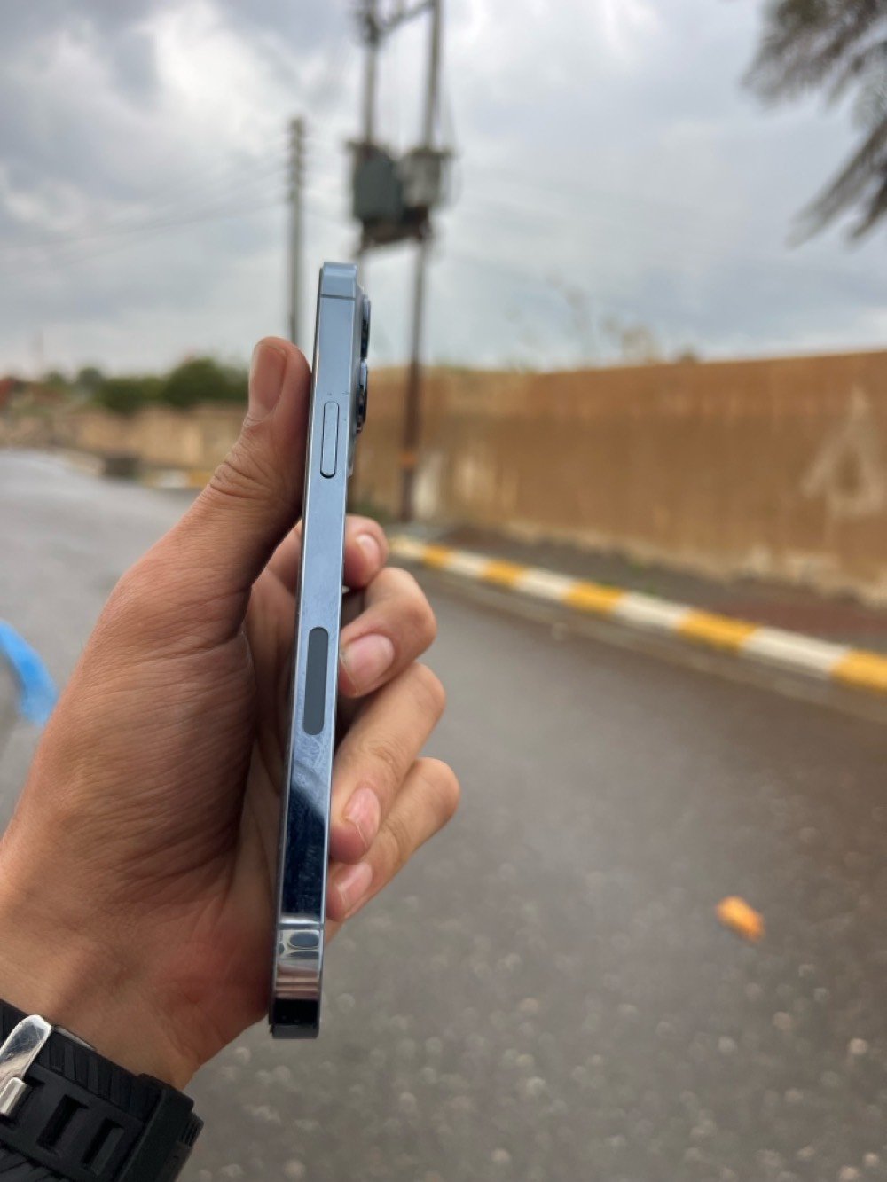 سلام عليكم تلفون. 13 برو ماكس لون بحري ذاكره 256 بطاريه 78 بلاد وترد بعده جهاز سعر (650)وبي    مجال لل استفسار ***********
شنو موديل الآيفون بالتحديد؟: 
13برو ماكس
وين موقعك في العراق لغرض المعاينة؟: 
صلاح الدين قضاء بيجي حي العصري
هل الجهاز مفتوح رسمي لجميع الشبكات؟: 
نعم
شكد سعة التخزين الداخلية؟: 
256
شنو حالة البطارية ودورتها؟: 
78