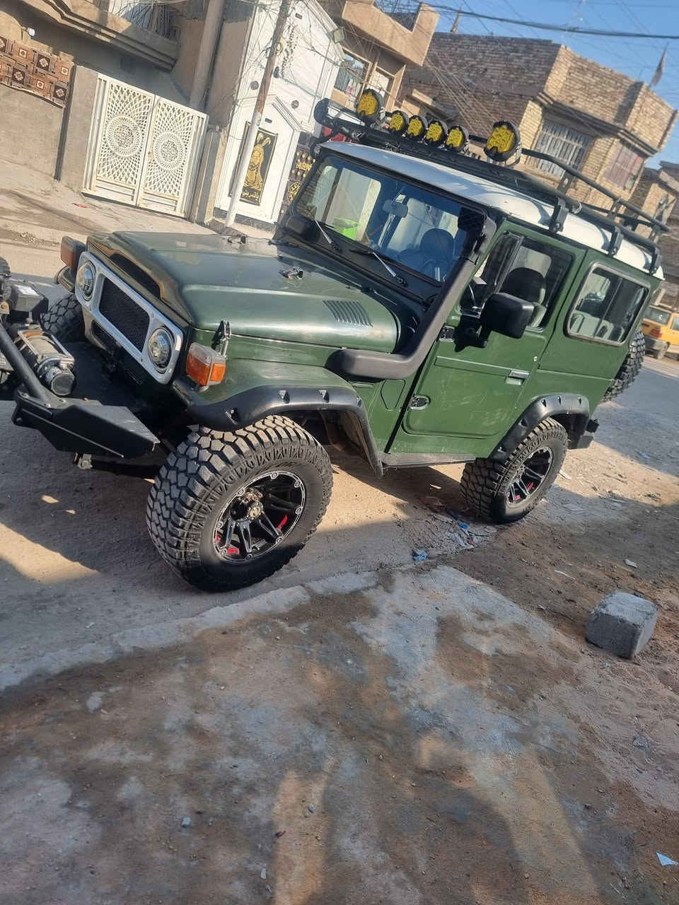 للبيع 
لاندكروز fj40
الصفرة موديل ١٩٧٩
الخضرة موديل ١٩٨٢ 
التفاصيل من خلال الأتصال 
***********
