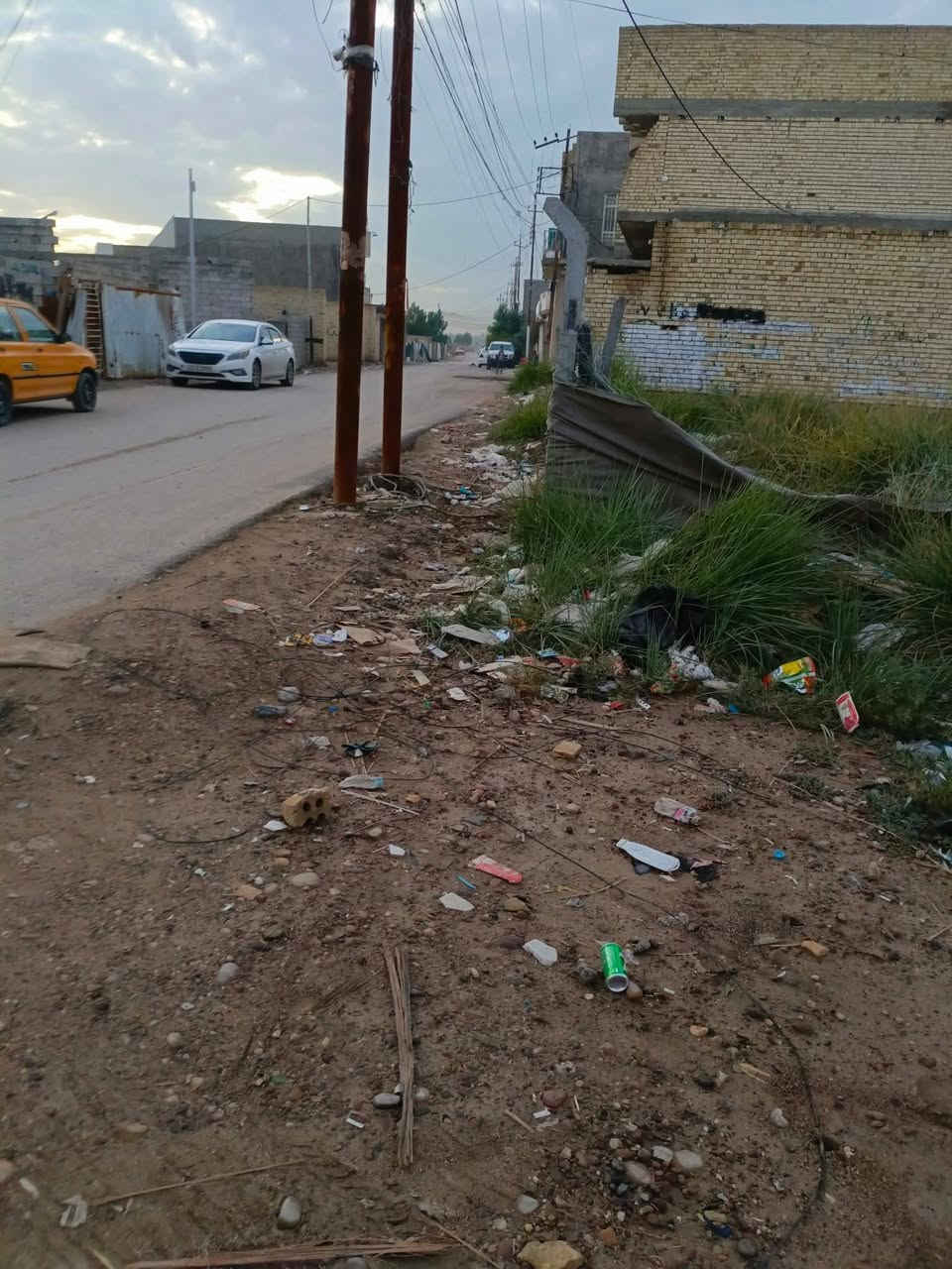 سلام عليكم قطعه ارض البيع مساحه 100 متر في سريدات مدخل لاول بصف ركن سنده 25 خدمات  مي كهرباء مجاري كامل متفوع سعره 24 للاستفسار *********** متعجل علا بيعته سويلك بيه قرار ما عتقد اكو هيج سعر مناسب بل سريدات
