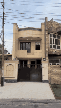 ⁨ 🏡 للبيع – بيت بموقع استثنائي في السيدية

المساحة: 100م | الواجهة: 5م | النزال: 20م

التفاصيل:

 • الطابق الأول: كراج + صالة ضيوف + مطبخ + غرفة نوم + حمام.
 • الطابق الثاني: ثلاث غرف نوم + حمام.

#لمعرفة #السعر #الرقم ( 1 ) #سأتي #السعر مباشره 

الموقع المثالي:
يقع المنزل في السيدية مربع الاقتصاديين ارقى مربعات السيدية على شارع عريض 15م ورصيف 4 أمتار مقابيل تشجير

📞 للمزيد من التفاصيل أو لحجز معاينة، اتصل بنا
***********
***********
