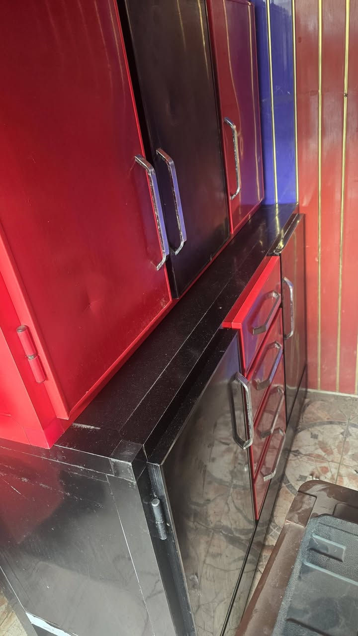 من رخصه الأدمن كاونتر سنك أربع قطع تكمه تفصال مال اربيل اخو الجديد استعمال قليل سعره ٤٥٠الف الشراي يتصل *********** ***********٢٠٥
