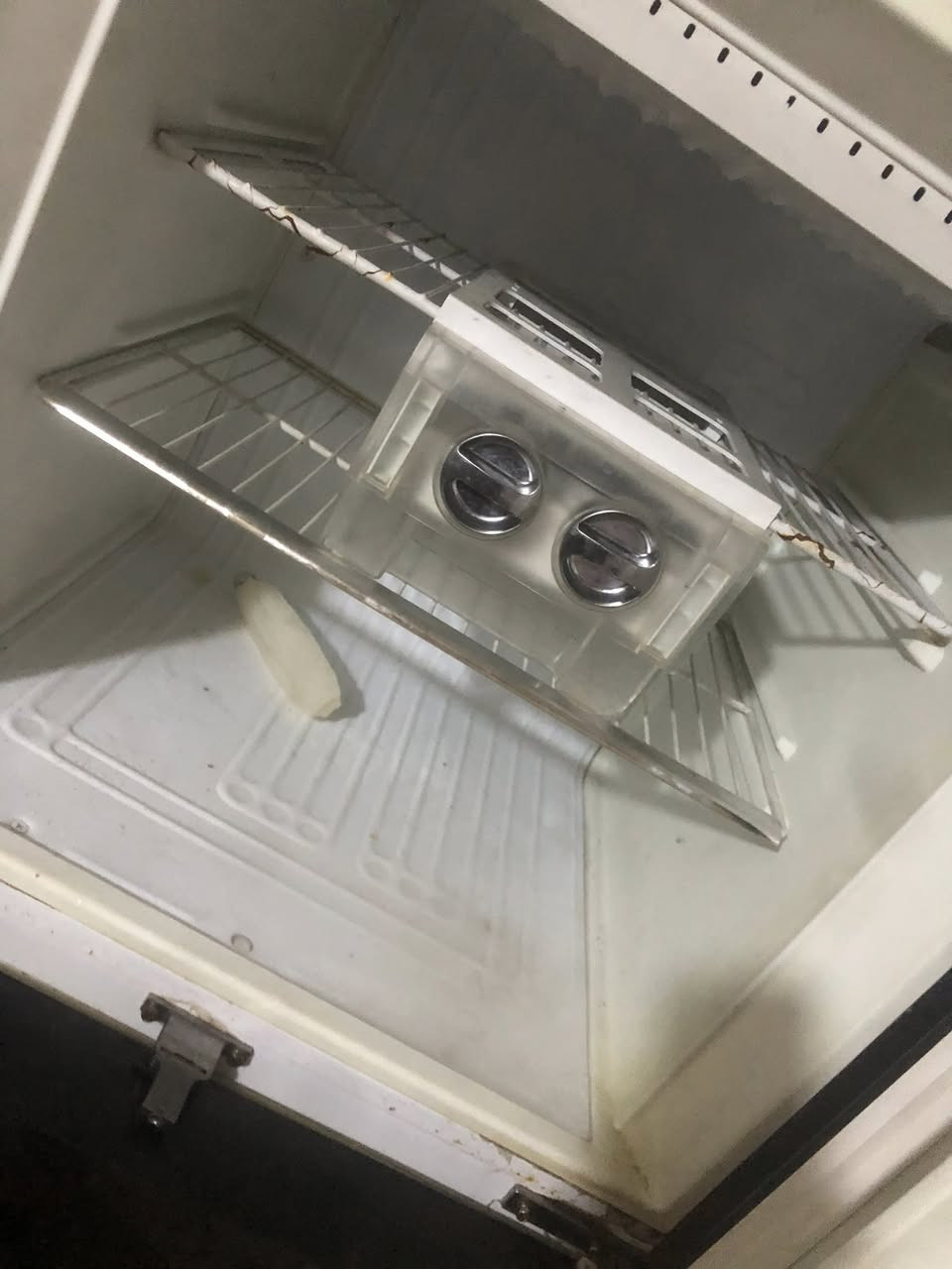 السلام عليكم ثلاجه للبيع نضيفه رايدها ب٣٠٠وبيها مجال متواجد ع مازنجر الراغب بل شراء  يتواصل وياي


**إذا كنت صاحب هذا الإعلان وتريد حذفه لأي سبب، رجاءا أرسل رسالة إلى الدعم الفني**