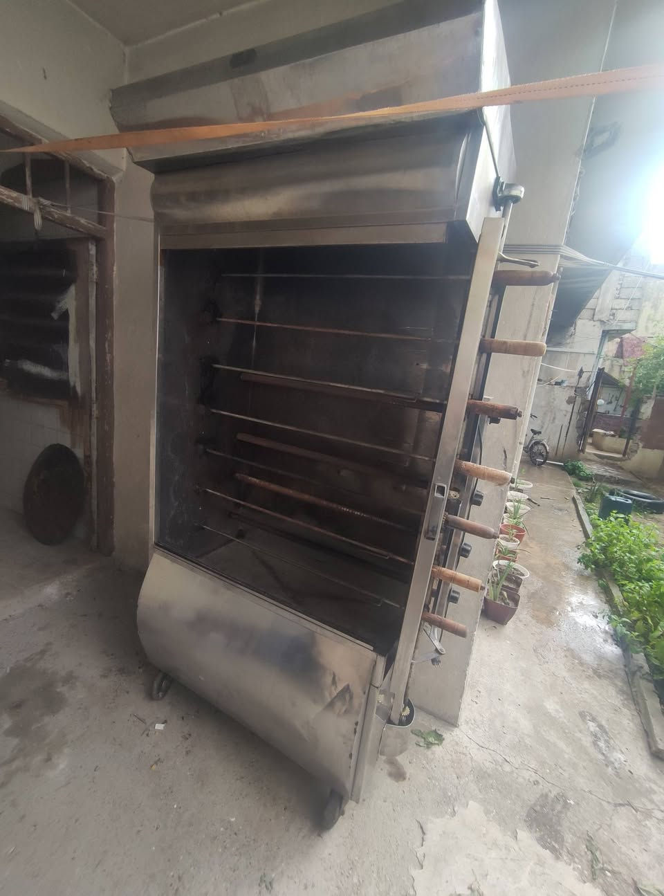 سلام عليكم ورحمه الله وبركاته اخون عندي شوايتين دجاج 7 شيش400 الف وا6شيش 350 الف انظاف وشغالات ماطور العنوان موصل سوق النبي يونس ***********
