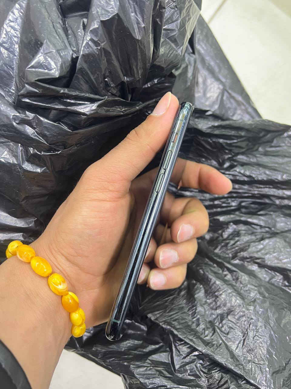 ايفون 11برو السعر ١٧٥
مبدل شاشه وبطارية وبصمه متوقفه 
بغداد ***********
