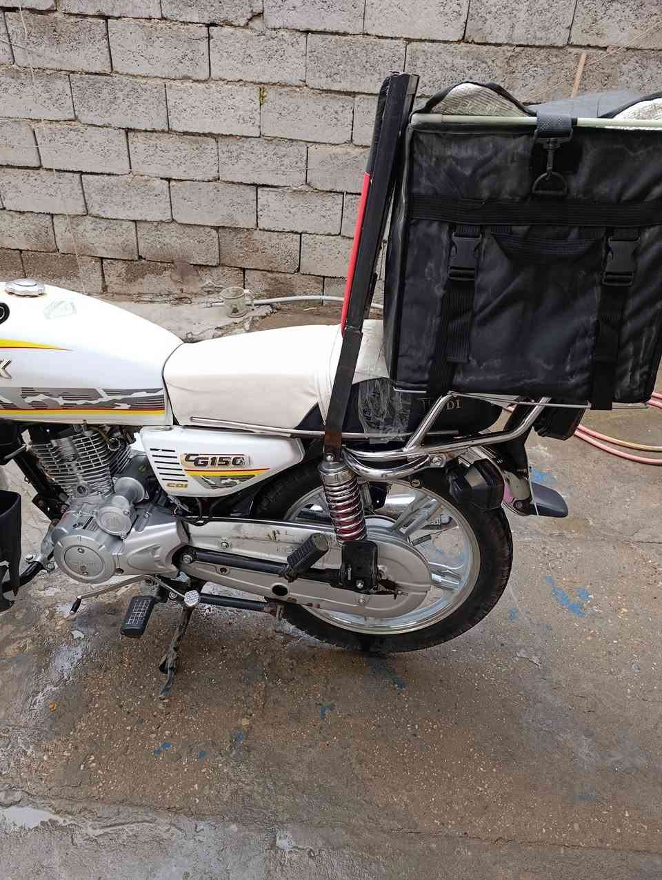 سونك ايراني 5 كير
موديل 2024 
كفاله عامه 
تايرات جدد زوج بارتي جديد ابركيات جدد كلها جاهزه 
مكاني زعفرانية
سعر 550 
***********
