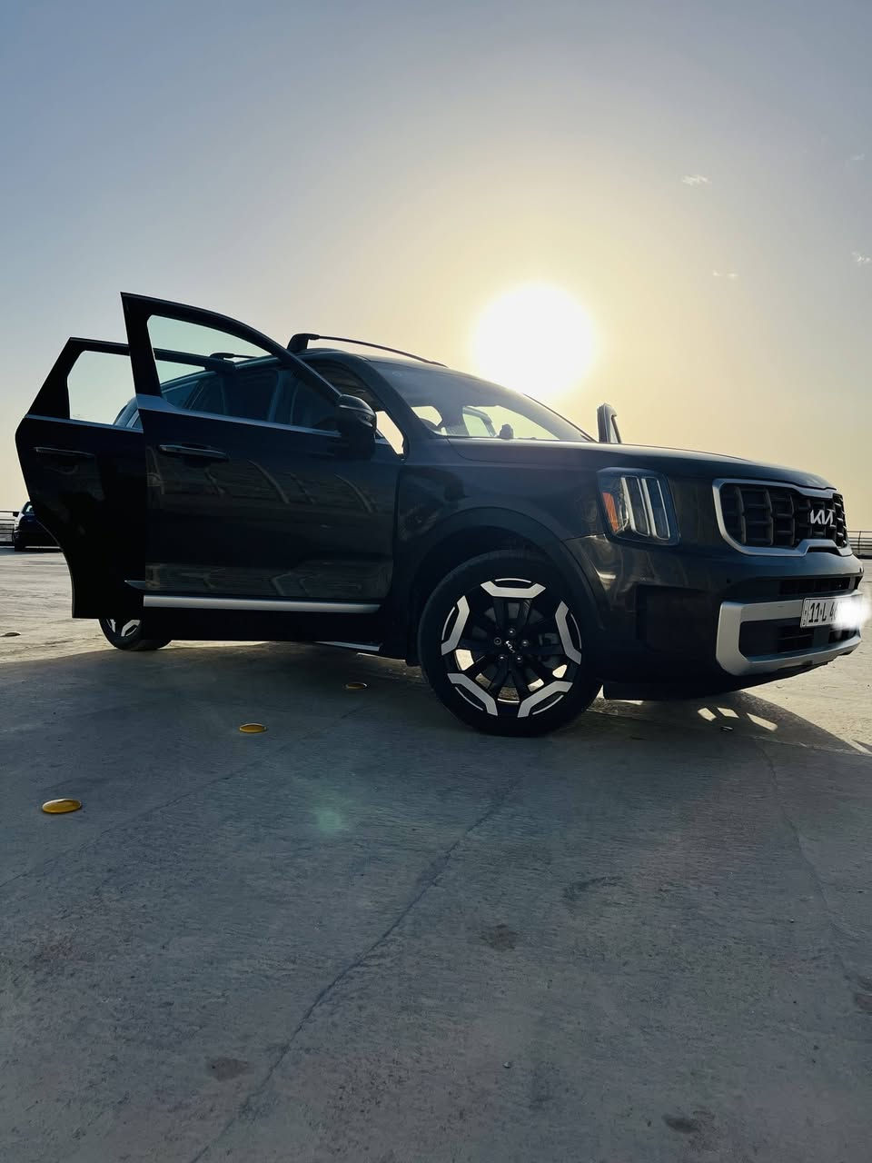 للبيع فقط 320 انسب سعر بالسوك  كيا تيلورايد بيع مستعجل 🔥
‏‎سيارة عائلية فخمة بحالة ممتازة جداً – تصليح درجة أولى
بيع مستعجل
‏‎🔹 المواصفات:
‏‎ 
‏‎ • محرك 3.8L V6 قوي واقتصادي
‏‎
‏‎ • دخول وتشغيل ذكي (بصمة)
‏‎ • عدادات ديجيتال
‏ • Apple CarPlay & Android Auto
‏‎ • كامرة خلفية + حساسات أمامي وخلفي
‏‎ • نظام المحافظة على المسار
‏‎ • رادار أمامي وتنبيه تصادم
‏ • Blind Spot مراقبة النقطة العمياء
‏‎
‏‎ • كشنات VIP  جلد فخم
‏‎ • تبريد وتدفئة مقاعد أمامية
‏‎ • تكييف خلفي مستقل
‏‎ • جنوط رياضية سود قياس 20
‏‎ • 7 ركاب – مناسبة جداً للعائلة
‏‎🔸 اللون زيتوني ع جوزي 
‏‎🔸 وارد أمريكي
‏‎🔸 السيارة نظيفة جداً واستعمال خفيف
‏‎
***********
320 وبيه مجال  بيع مستعجل ‏‎
قابل للتفاوض للجادين فقط
مكان السياره بابل الحله
