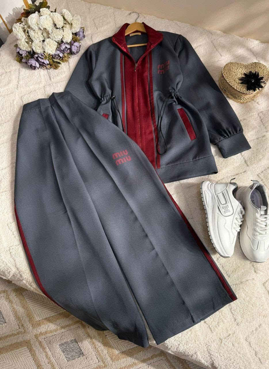 طقم قطعتين🖤
السعر 19 الف فقط 
خامة دابل تركي
38-40-42-44


**إذا كنت صاحب هذا الإعلان وتريد حذفه لأي سبب، رجاءا أرسل رسالة إلى الدعم الفني**