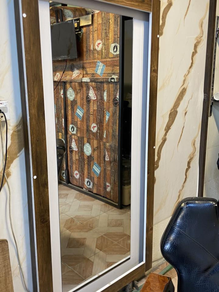 سلام عليكم حبايب كرسي حلاقه يرادله تعديل ومرأيا  ضهر أمدياف مكان كربلاء الهنيديه للتصال ***********
