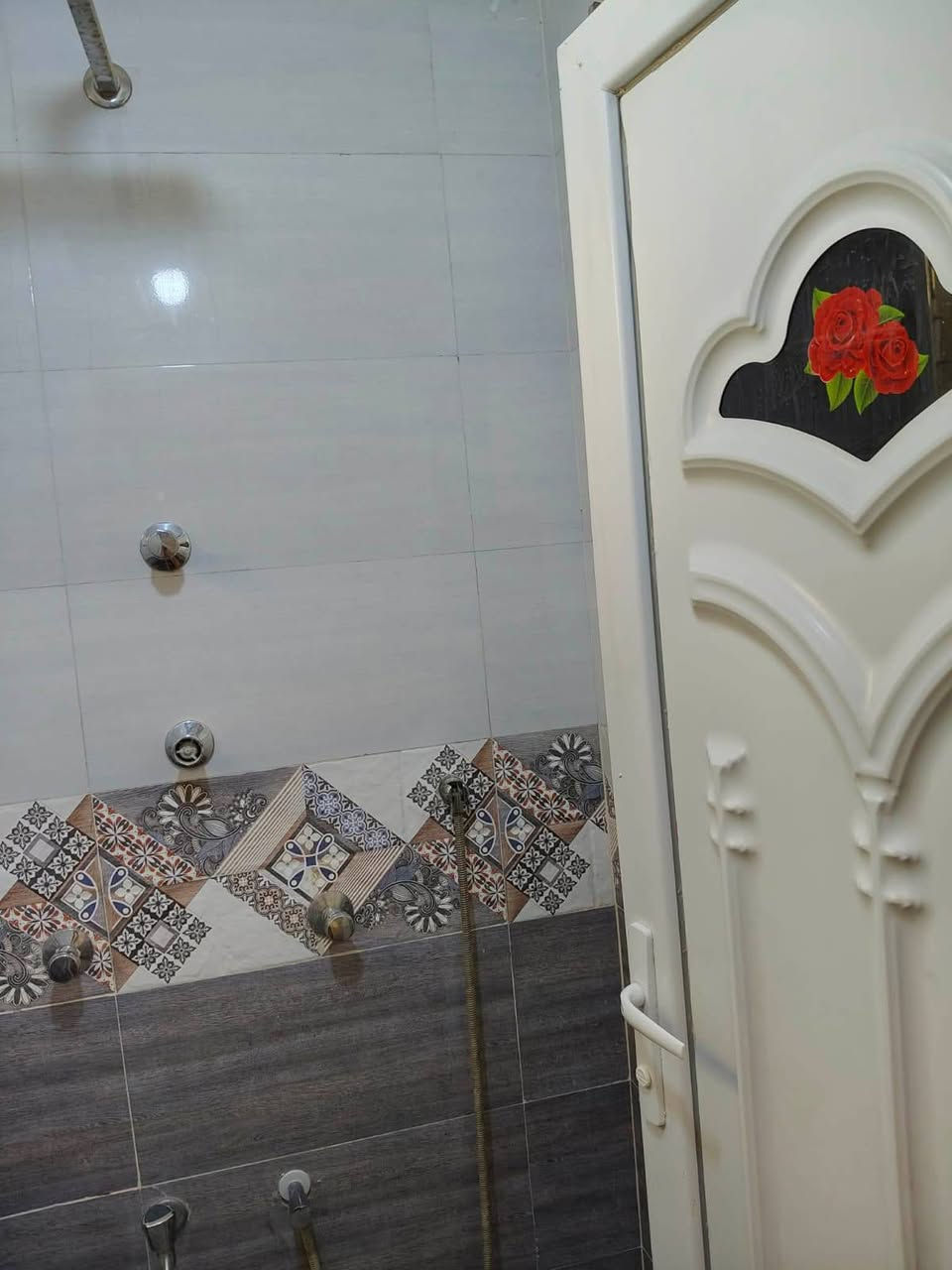 السلام عليكم عرض جديد
المكان : زين القوس بضهر شارع الشيرازي قرب مدرسه الاوائل الاهليه 
التفاصيل: مشتمل مساحه 100متر طولاني نضيف جداً
يحتوي على ﴿غرفه/مطبخ /استقبال/صحيات/منور/صاله/وبيتونه واستاره ﴾ 
السعر :70مع المجال البسيط جداً 
ملاحظة/المنطقه كلش راقيه خدمات وجاهزه 
للاستفسار الاتصال على ***********سجاد العايدي
