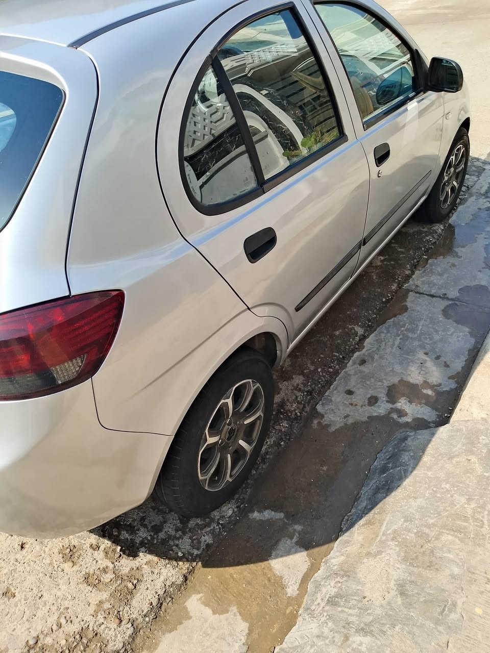 السلام عليكم رمضان كريم طيبة موديل 2015 اج بارك جان بيها جراد من صبغة حزام كير ومحرك وتبريد مقفول صدر جديد وغرفة جديدة جام خلفي امامي كهرباء بلاد ويل كب حجم 14. رقم بغداد دولي باسمي معروضة ب47 ورقة بيها مجال للاستفسار رقم هاتف *********** بغداد شعب شارع الصحة
