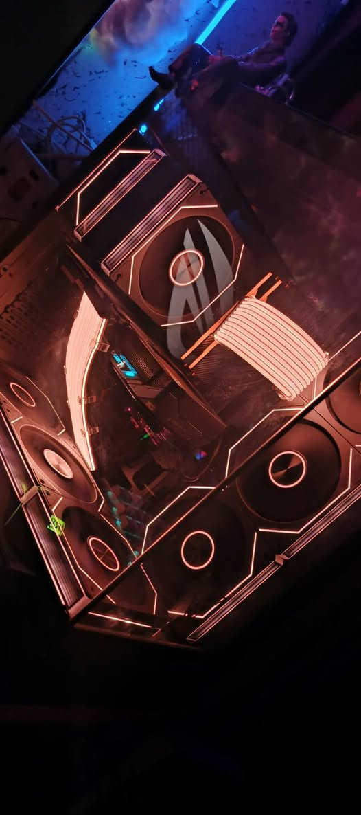 سلام عليكم pc كيمنك ومنتاج كلش قويه مستعمله اقل 8 اشهر RYZEN 5 9600x new
MB: Gigabyte B650m Elite Ax new
+Wifi6e 
Ram: Kingbang RGB 6400mhz 16x2 new

Cpucooler: deepcool ag400 digital plus new 
كارت شاشه RX9060XT8
M.2: crucial p3 plus 1tb gen4 new

Pw: Mass gaming 650w bronze 80plus new

Case: Vector towr A-RGB 7 Fan new.  مكاني كركوك ماعندي توصيل لل اسف خاص مفتوح للجميع


**إذا كنت صاحب هذا الإعلان وتريد حذفه لأي سبب، رجاءا أرسل رسالة إلى الدعم الفني**