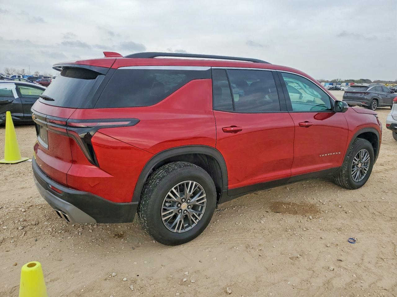 🚨 تنويه مهم
هذه السيارة معروضة في المزاد الأمريكي 🇺🇸
والمزايدة والشراء تتم عن طريق مكتب الباخرة للمزادات 🇮🇶
🔥 تدخل بكتاب الشهداء
───────────────
🚗 نوع السيارة:2025 CHEVROLET TRAVERSE LT
📅 تاريخ المزاد:الخميس 19-03-2026
💰 السعر: يتحدد داخل المزاد
📊 الممشى:8575 ميل فعلي
🛠️المحرك: 4 سلندر / 2.5 لتر
───────────────

🔥 مجاناً مجاناً مجاناً
📄 تقرير كارفاكس مجاني بدون أي مقابل
───────────────

🚗 سحب السيارة خلال 24 ساعة من وقت التسديد
💸 حسابات مخفّضة وعمولات أقل من السوق
───────────────

🚢 الشحن متوفر من:
🇺🇸 🇨🇦 جميع الولايات الأمريكية والكندية
➡️ شحن مباشر إلى العراق
➡️ العقبة – جبل علي – ميرسين
───────────────

🛃 تخليص كمركي كامل من ميناء أم قصر
🏔️ تخليص كمركي إلى إقليم كردستان
🇯🇴 شحن مباشر إلى عمّان (العقبة)
🇹🇷 شحن إلى ميناء ميرسين – تركيا
───────────────

🏢 فروع الشركة:
📍 الفرع الأول: بغداد – السيدية – الإعلام
📍 الفرع الثاني: الإمارات العربية المتحدة – الشارقة – الصناعية 4
───────────────

👥 مجموعة البيع والشراء:
https://www.facebook.com/share/g/17pXXBgeeU/?mibextid=wwXIfr

───────────────

🎵 TikTok:
https://www.tiktok.com/@al_bakhera?t=8qGOLioZlVE&_r=1

───────────────

📞 للاستفسار والتواصل:
+9647739115599


**إذا كنت صاحب هذا الإعلان وتريد حذفه لأي سبب، رجاءا أرسل رسالة إلى الدعم الفني**