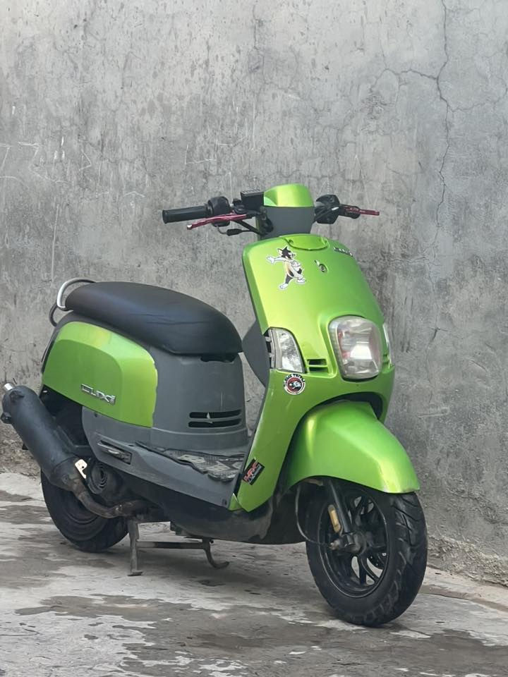 سلام عليكم بوليس للبيع الدراجه بيها تزويد ويل وصالنصه وقطره دهن wfويداد بريكwfوفراك مال بريكwfكرزي الدراجه كابريتر مو نوزل مابيها اي عيب بي الكفر الامامي يكعد بل كلبسات وبيها ويل اصلي rdm وكاعيه اصليه هاذه رقمي ***********او خاص
