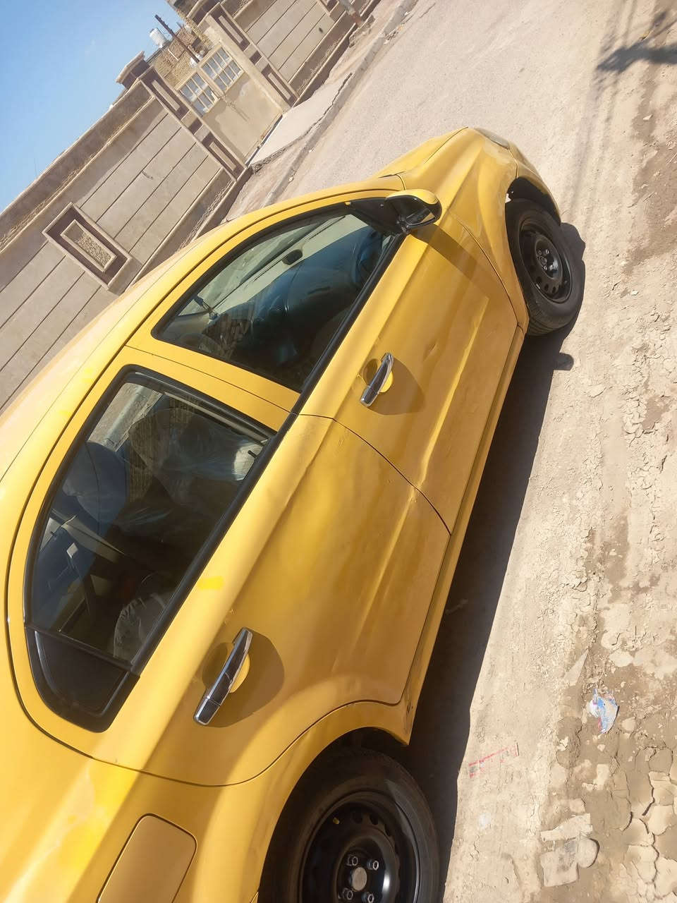 افيو ٢٠١١ خليجي
مكينة ١٤٠٠ مفتوح بيه خيط بخار 

رقم نكليزي بسمي سنويه ٢٨ مصفره هيئه وغرامات 

تخم تاير حداده جديد السعر ٥٣ورقة 

الهاتف ***********
