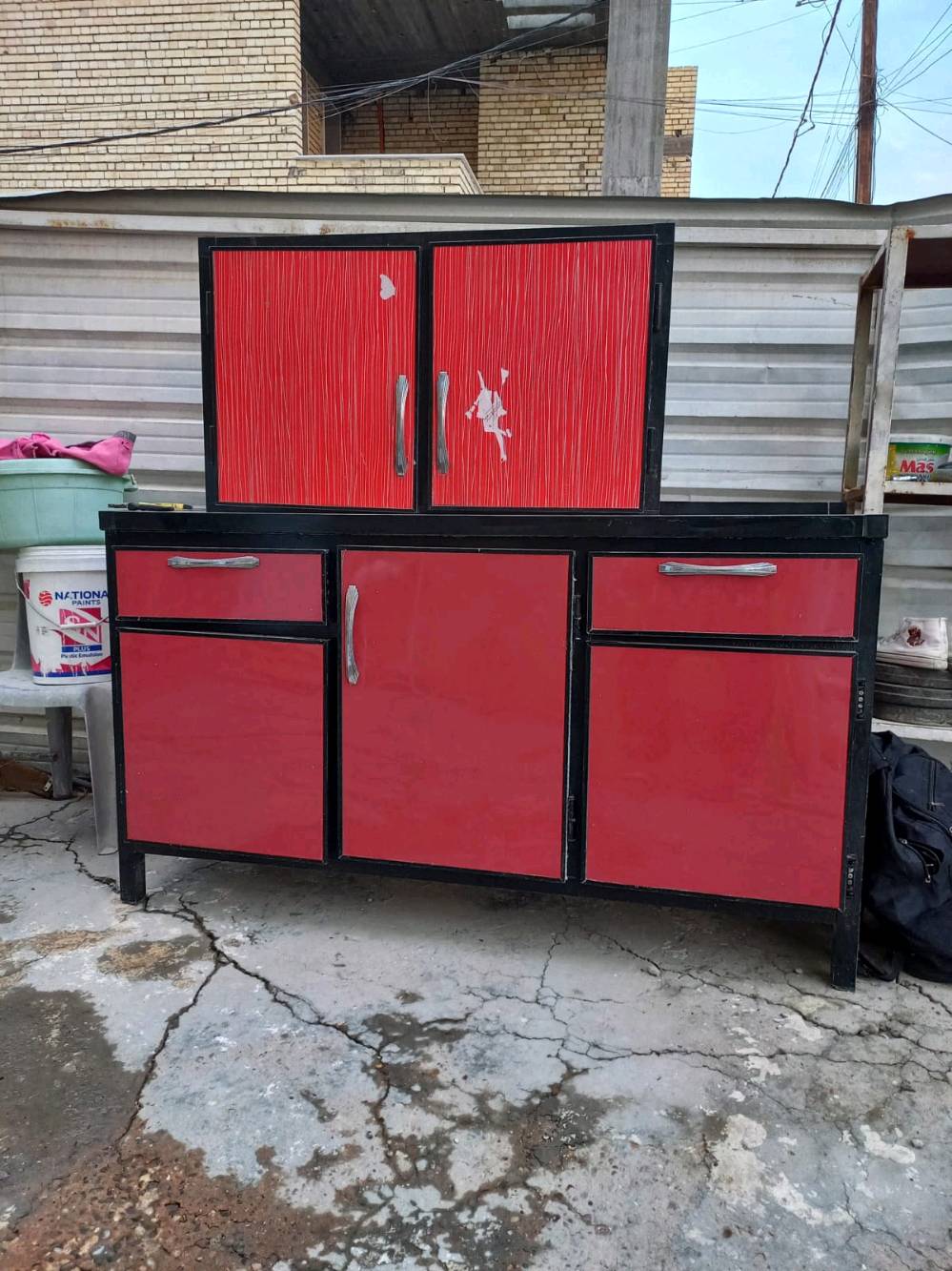 كلش نضيف امانة الله

#كاونتر#سنك#اغراض_مطبخ