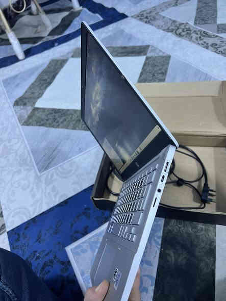 سلام عليكم 
حاسبة hp
مواصفاتة 
لمس شاشة 
وكيبورد عربي نحليزي ا
نضام أندرويد  ونضام حاسبة 
شاحنة مالتهة اصلية وكارتونة
سعر 110 ستفسار او تصال علة رقم 
***********
