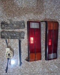 للبيع غراض داتسن 80 صالون  130 الف وبيهم مجال  07735475115