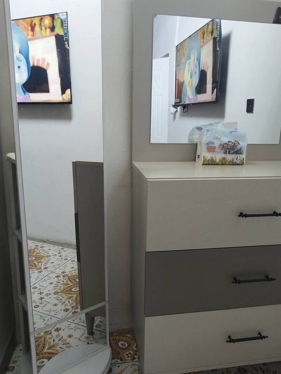 سلام عليكم عندي غرافه لبيع تكون من خمس قطع مع مرايه نضيفه مابيهه اي ضرار


**إذا كنت صاحب هذا الإعلان وتريد حذفه لأي سبب، رجاءا أرسل رسالة إلى الدعم الفني**