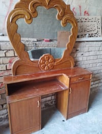 ميز تواليت • مستعمل نظيف • سكندريه قرب المدارس