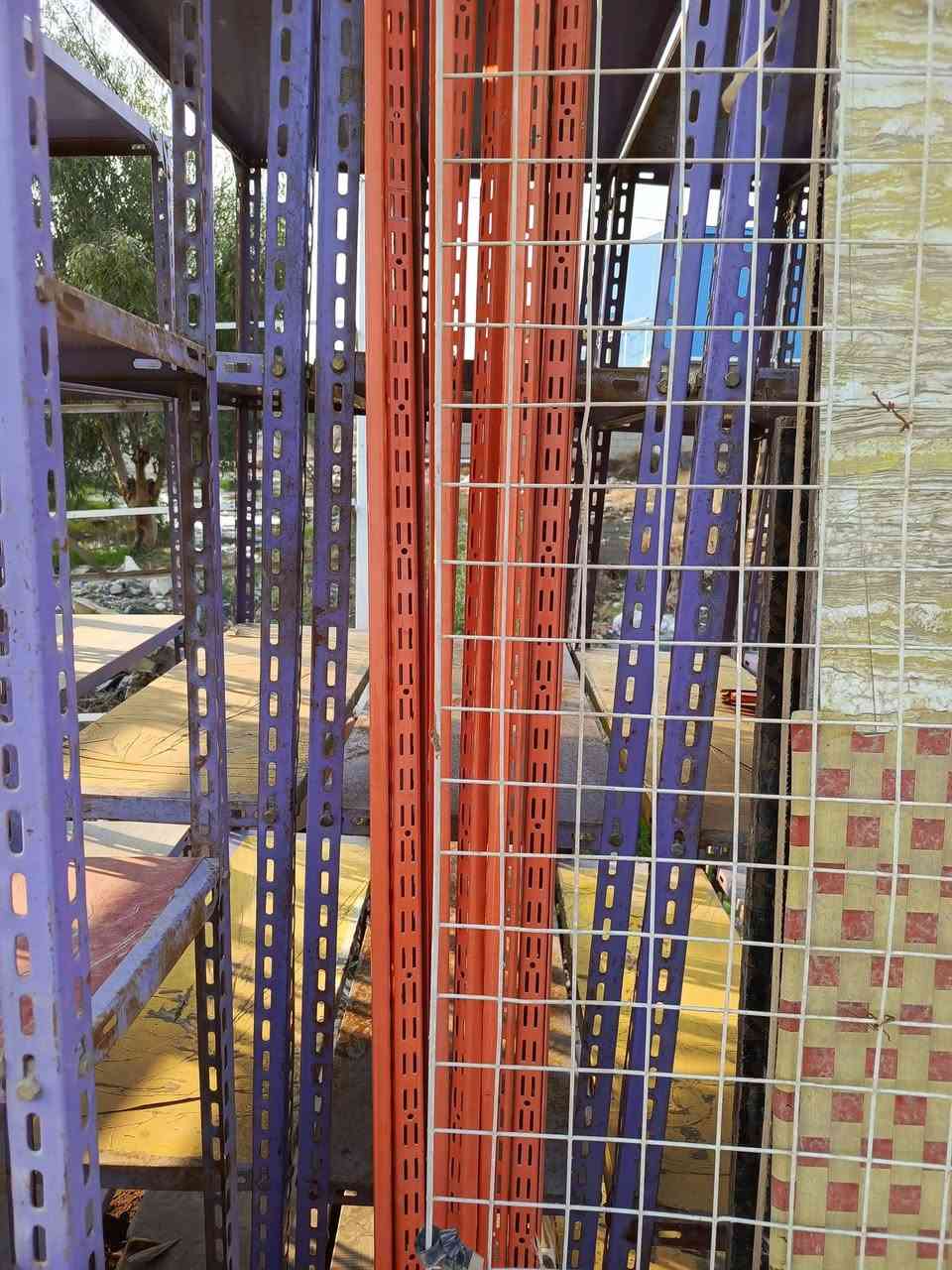 رفوف حمال مع رفوف تركي ابو سله للبيع رقم ***********
