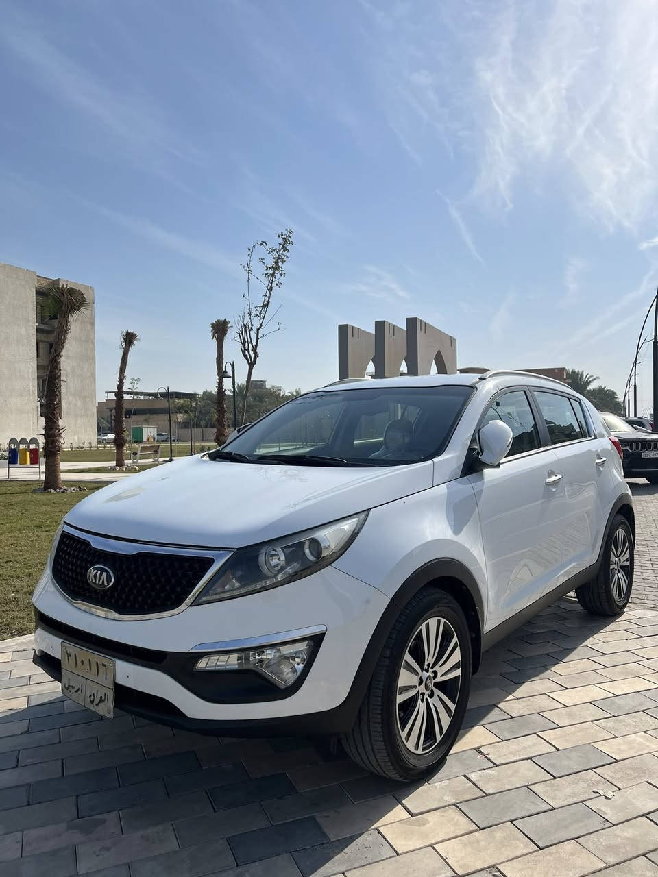 كيا سبورتج 2015  البيع 
السعر 155 مجال بصيط كلش 
محرك 2000 دوش استخدامي الشخصي صارله 6 سنوات عدي ماشيه 130 الف 
جديده وجهزة 
 السيارة اربيل منتهيه بسم شركه 
حساسات خلفية 
 تحكمات ستيرين مع مثبت سرعة 
تبريد وتدفئة ممتاز
تحكم مراية كهربائي 
اطارات جديدة
باتري جديد
 5 ويل كب 
العنوان البصرة جمهورية 
الاستفسارات ***********
وات ساب ***********
