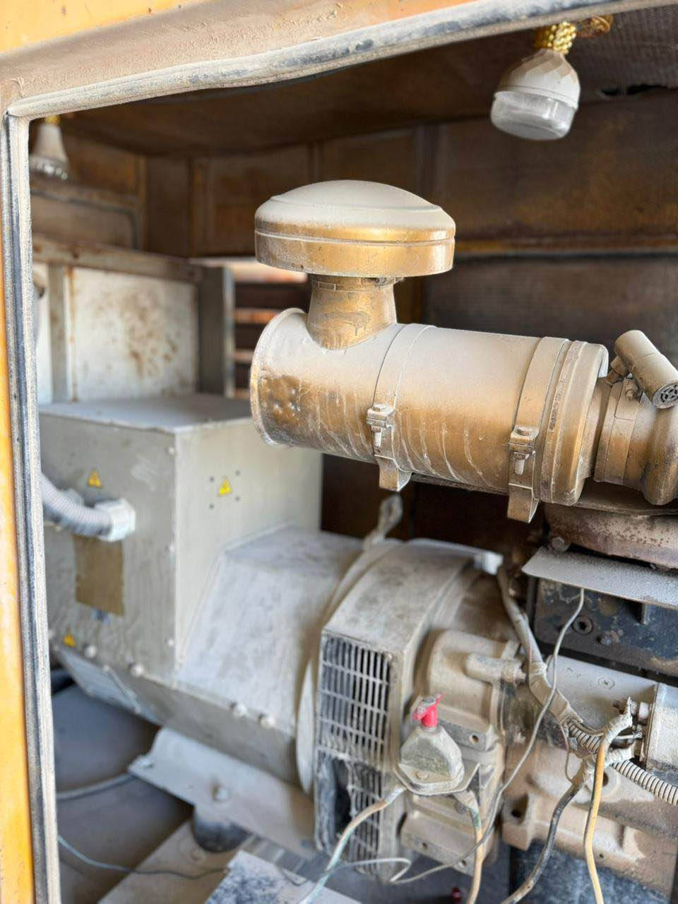 سلام عليكم للبيع مولد كمنز كاتم 250كيفي مسجله بل دوله مولده كلشي جديد بيه ب55وبيه مجال قليل شراي يتصل *********** البصرة, العراق
