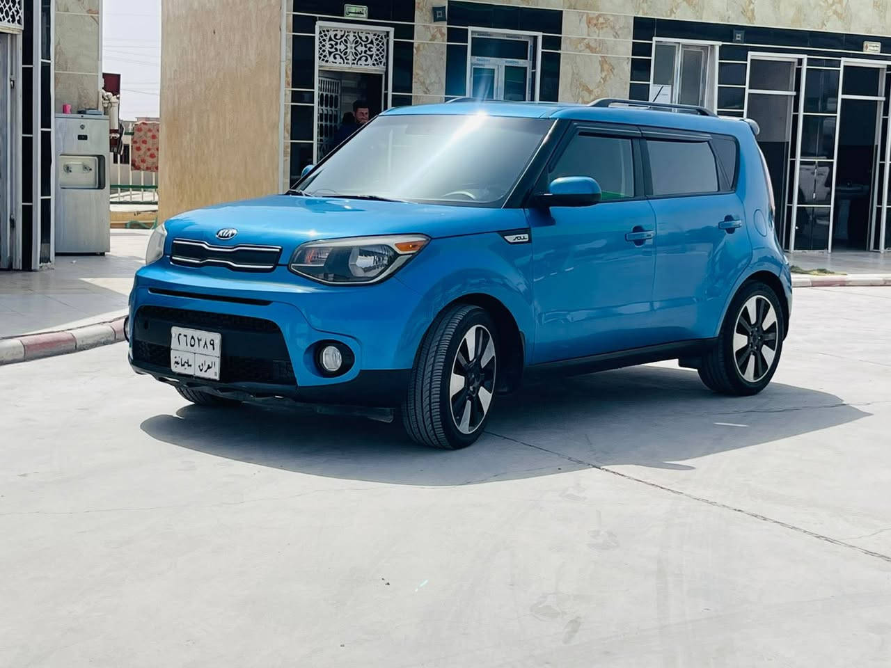 سلام عليكم 
كيا صول موديل 2018 
مكينة 2000
وارد امريكي حادثها بنيد وجاملغ 
السعر 125 وبيها مجال بصيط 
***********
