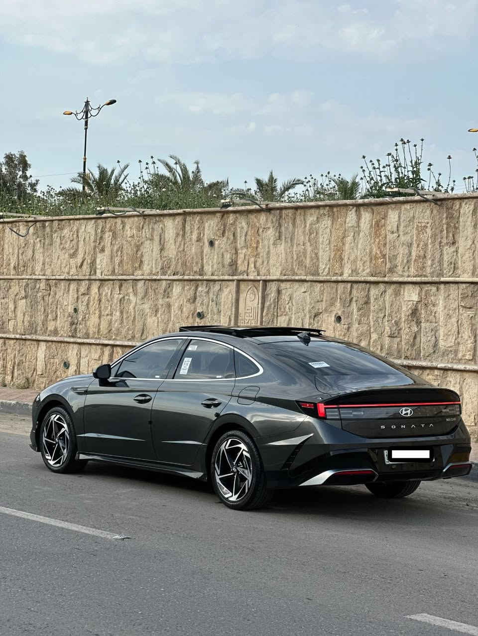 السلام عليكم
سوناتا الشكل الجديد
موديل ٢٠٢٤
سنويه جديد
رقم أربيل 
هزه جديد
ماشيه ٢٤ الف ميل 
شرط التحويل 
.
الضرر 
جاملخ امامي اليمين فقط بدون دواخل بدون شاصي بدون ايرباك شرط الفحص 
وبيها سونار من مركز فحص نينوى
.
المواصفات 
1 بانوراما 
2 كشنات حار
3 كشنات مخمل 
4 شاشة متصلة 
5 تبريد شاشة
6  تدعم ابل كار بلي
7 عدادات سرعة دي جتل 
8 تشغيل عن بعد 
9 بصمة 
10 هند بريك كهربائي 
11 تحكمات استيرن 
12 اشاير مري 
13نقاط عمياء 
14رادار توقف ذاتي
15كامرة خلفية 
16المحرك 2500 تنفس طبيعي 
17اشاير ترحيب 
18بصمات بالبواب 
19كروز سرعة 
20تحديد مسار 
ستيرن تعليق 
السيارة مواصفاتها معروفة 
.
الموقع الموصل حي نركال 
لمعرفه السعر الاتصال على الرقم 
***********
