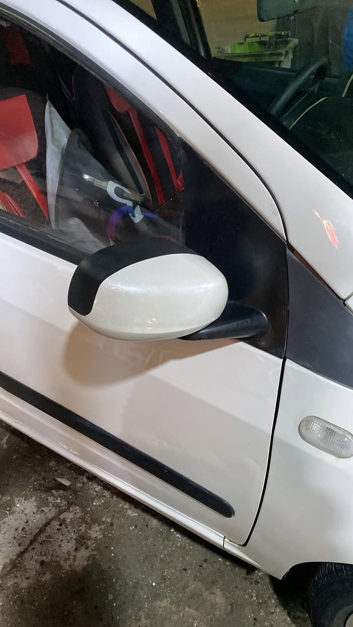 سلام عليكم جيلي باندا gx2
موصفات الاعتياديه سياره جاهزه 
وعلى ايدنا من الشركه
رقم بابل مشروع وطني تحويل ثاني يوم
السعر٤٦ورقه وبيها مجال
مكان السياره زيونه او الغدير 
***********
