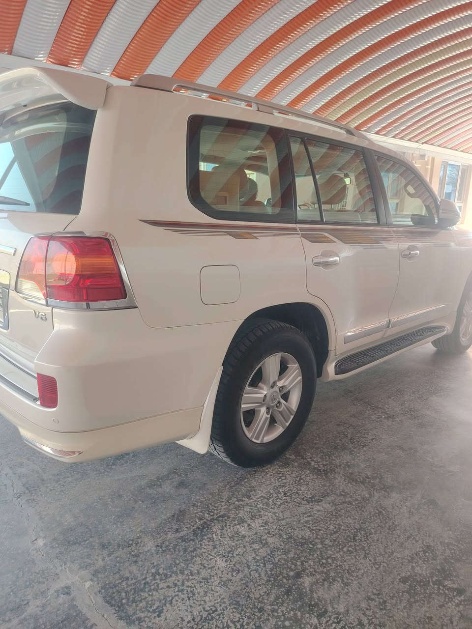 لاندكروزر موديل ١٤ ماشية ١٤٩ الف ساز رقم ميز سياره جديده رقم بغداد ***********
